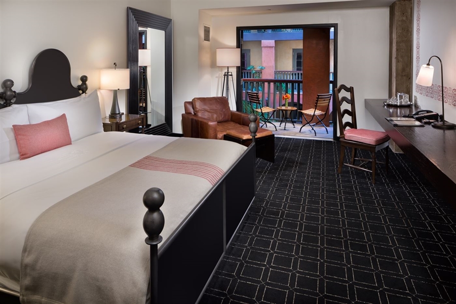 Boutique Luxury Guest Rooms In Downtown San Antonio