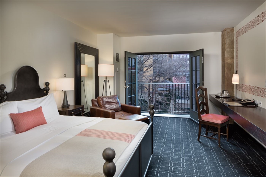 Boutique Luxury Guest Rooms In Downtown San Antonio